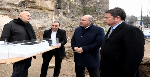 Başkan Aydın Hisar’da Tarihe Sahip Çıkıyor