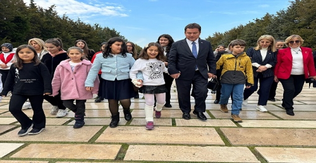 Başkan Aydın, Osmangazili Çocuklar ile Ata’nın Huzurunda