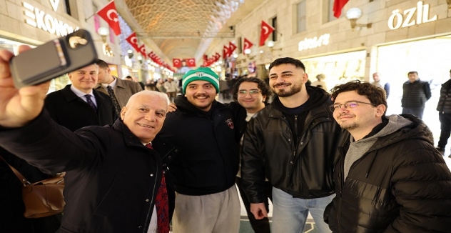 Başkan Bozbey Çarşı Esnafıyla Bayramlaştı