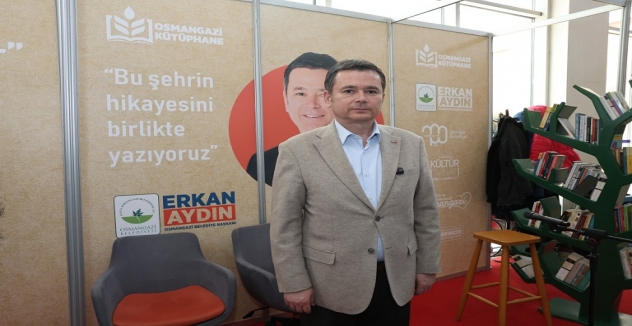 Başkan Erkan Aydın Bursa 23. Kitap Fuarı’nda Çocuk Yazarlarla Buluştu