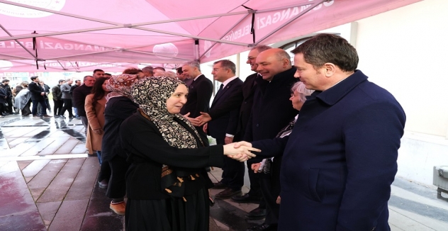 Başkan Erkan Aydın Personeliyle Tek Tek Bayramlaştı 