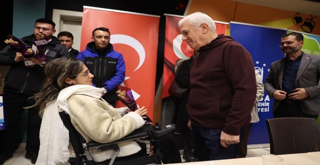 Başkan Mustafa Bozbey, Gençlere Sahur Yaptı