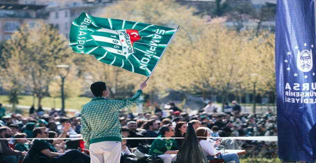 Bursa'da Dev Ekranda Bursaspor Coşkusu!