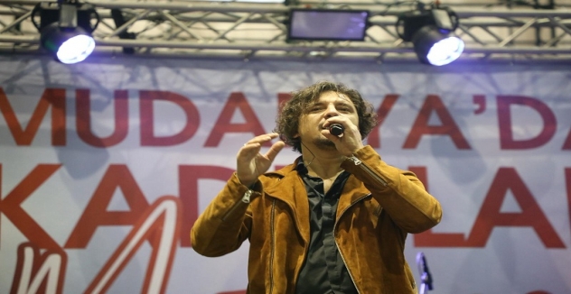 EĞLENCE VE Dayanışma Aynı Çatı Altında 