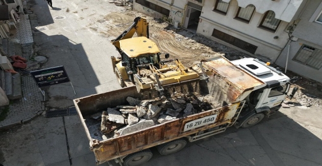 Gemlik'in Köklü Caddesi'nde Önemli Çalışma