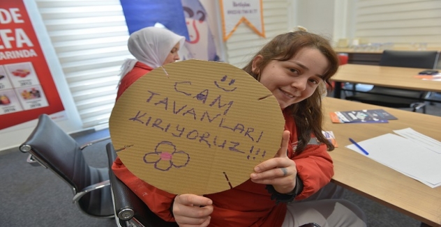 Kadın Çalışanların Haklarına Dikkat Çekildi