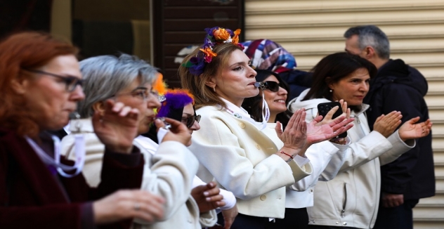 Kadınlar 8 Mart'ta Eşitlik ve Dayanışma İçin Yürüdü