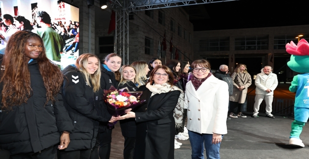 Nilüfer’in Sultanları 8 Mart’ta Taraftarıyla Buluştu