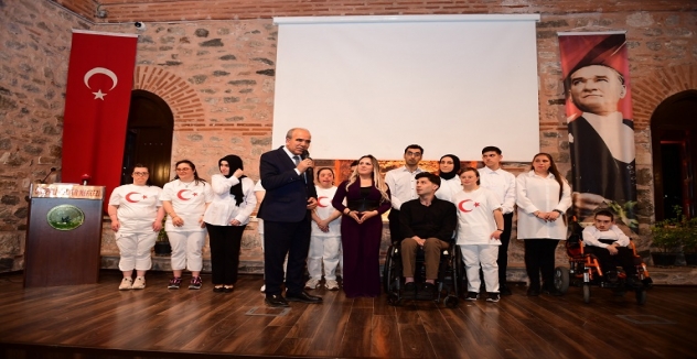 Osmangazi Belediyesi Engel Tanımayan Yüreklerle Milli Ruhu Yansıttı