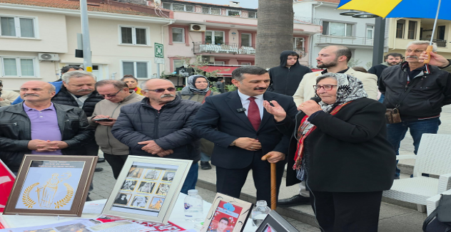 Pakize Anne Mudanya'da Denize Siyah Çelenk Bıraktı