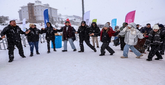 Uludağ Zirvesinde 'Gençlik Buluşması'