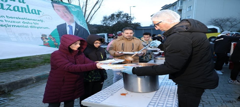 Başkan Aydın Ramazan Sofrasında Osmangazililerle Buluştu