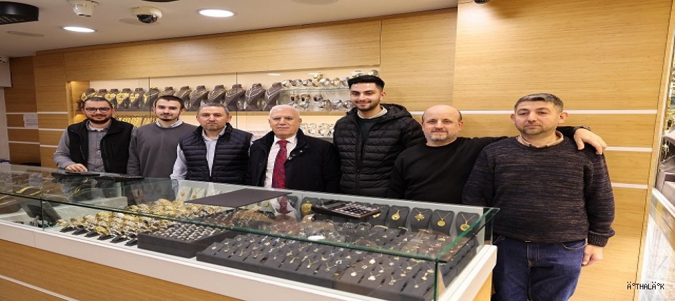 Başkan Bozbey Çarşı Esnafıyla Bayramlaştı