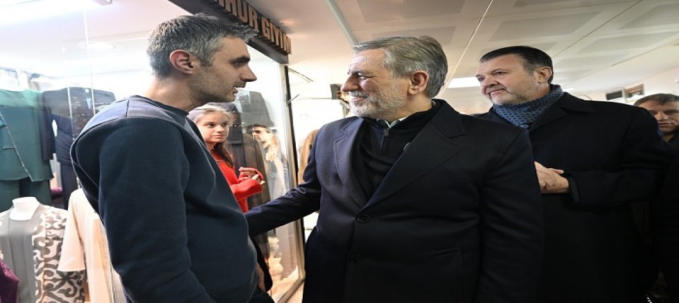 Başkan Burkay Tarihi Çarşı’da Esnafla Buluştu