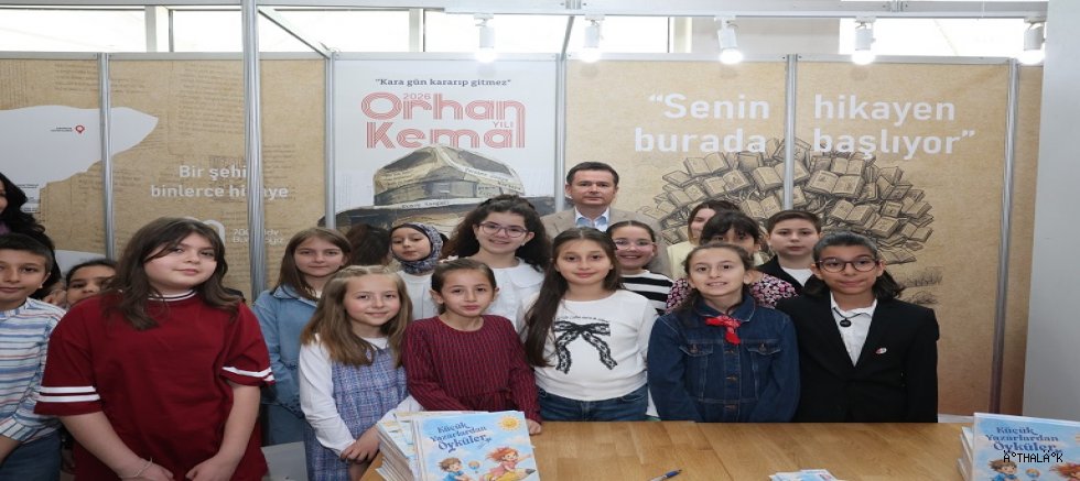 Başkan Erkan Aydın Bursa 23. Kitap Fuarı’nda Çocuk Yazarlarla Buluştu
