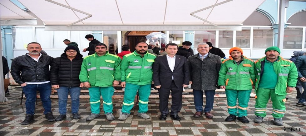 Başkan Erkan Aydın Vatandaşlarla Bayramlaştı 