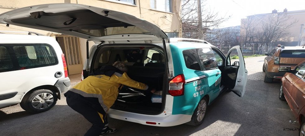 Başkan Şadi Özdemir “Anne Taksi”nin Direksiyonuna Geçti