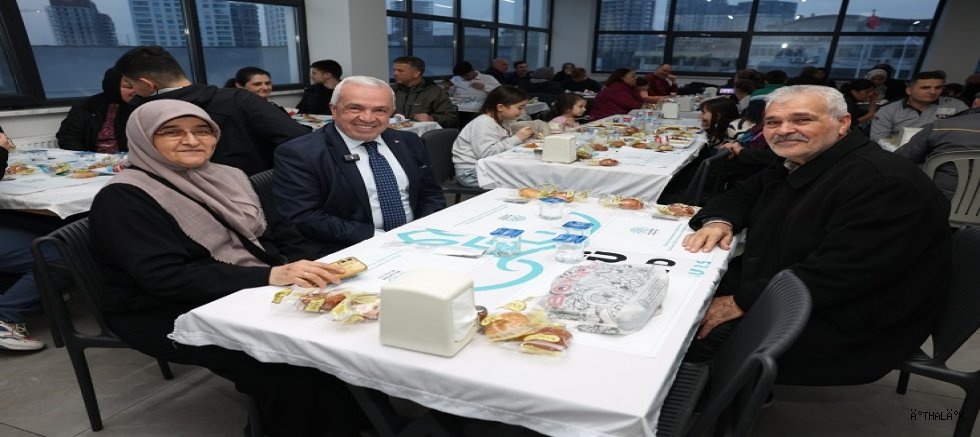 Başkan Şadi Özdemir, Vatandaşlarla İftarda Buluştu