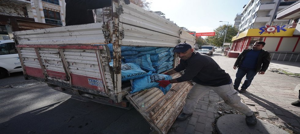 Beylikdüzü Belediyesi'nden Yakacak Yardımı