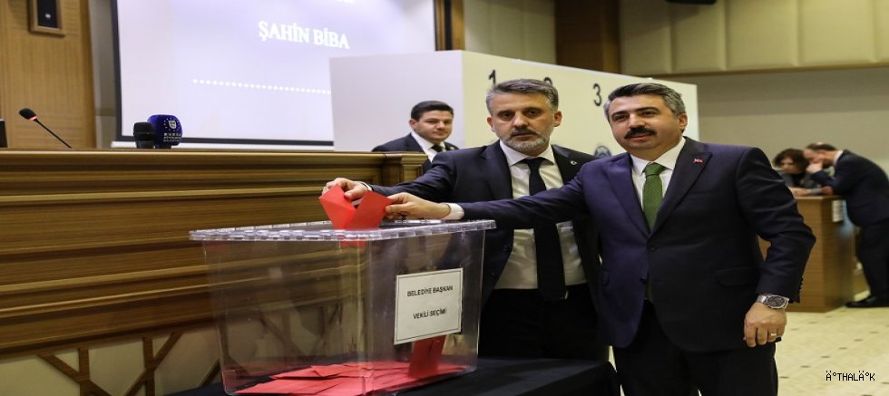 Bursa Büyükşehir’de Başkanvekilliğine Şahin Biba Seçildi