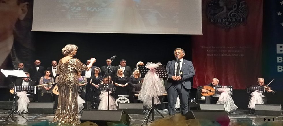 Bursa’daki Konserde Belediye Başkanı Parmak Isırttı