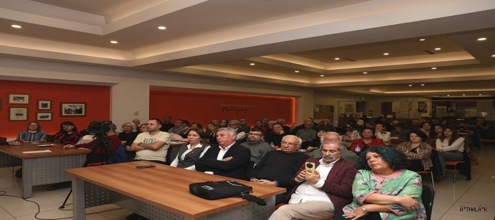 BUYAZ Öykü Onur Ödülü’nün Sahibi Pelin Yılmaz 	