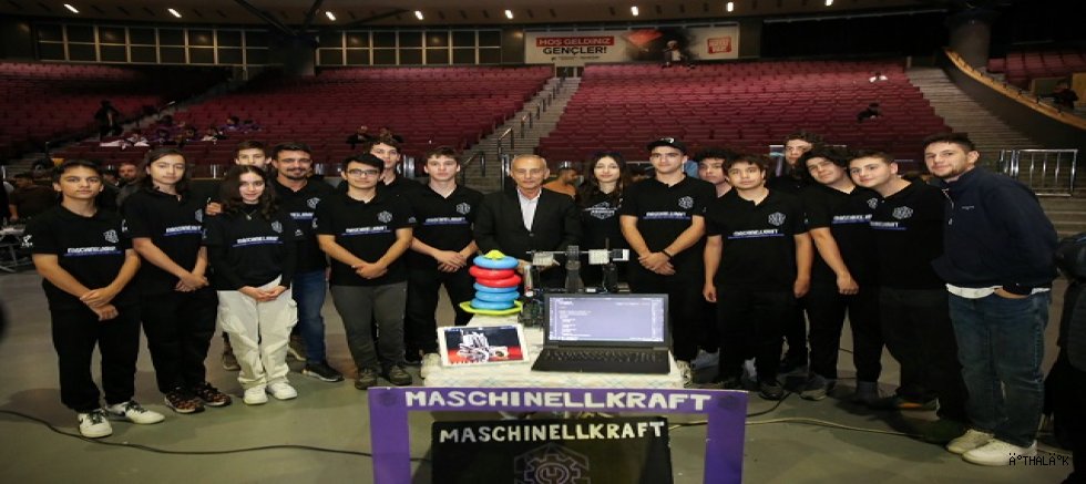 Geleceğin Mühendisleri VEX Robotics Yarıştı