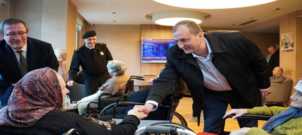 İznik’te Ramazan Bayramı Dolayısıyla Bayramlaşma Töreni Gerçekleştirildi.