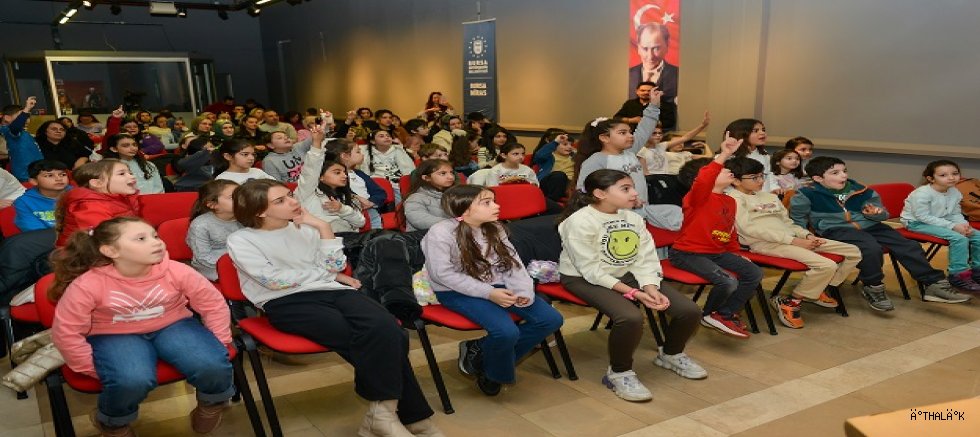 ‘Kralın Kayıp Şapkası’nı Çocuklar Buldu