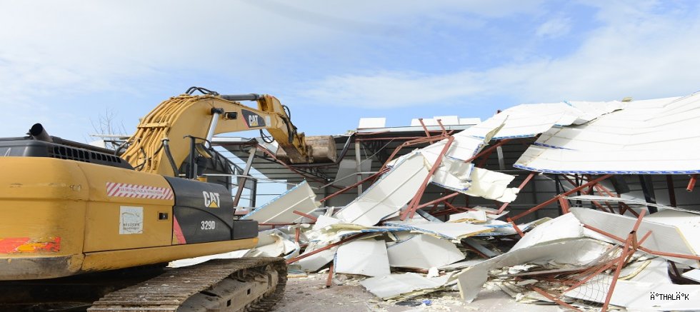 Nilüfer’de 3 Noktada Yıkım