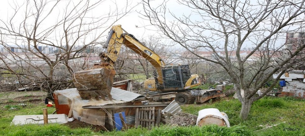 Nilüfer’de Kaçak Barakalar Yıkıldı