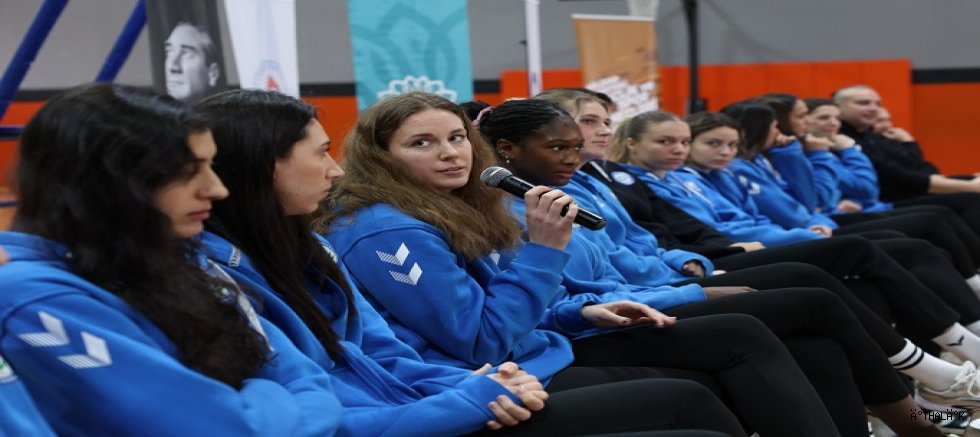 Nilüfer’in Sultanları Öğrencilerle Söyleşide Buluştu