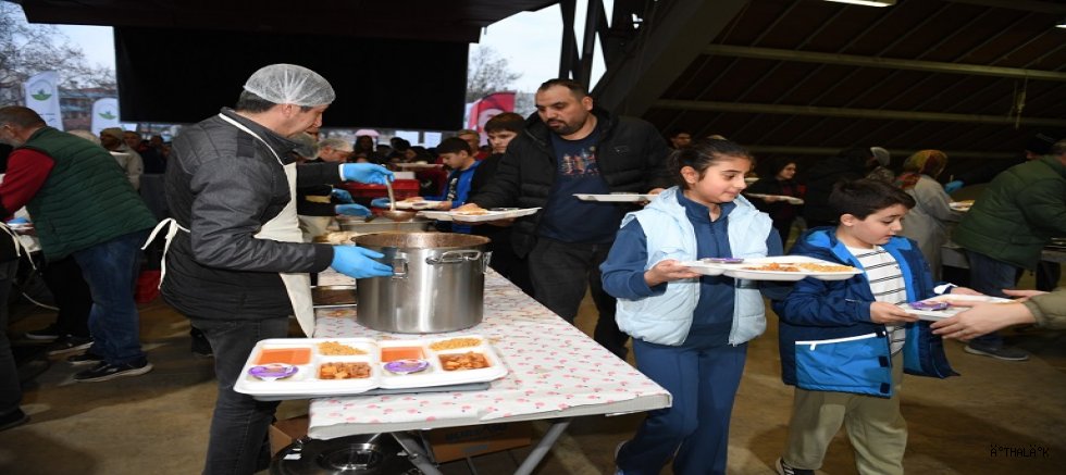 Osmangazi Belediyesi 1050 Konutlar’da Birlik Sofrası Kurdu