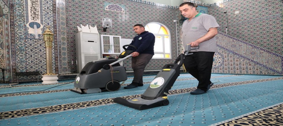 Osmangazi’de Camilerde Bayram Temizliği 