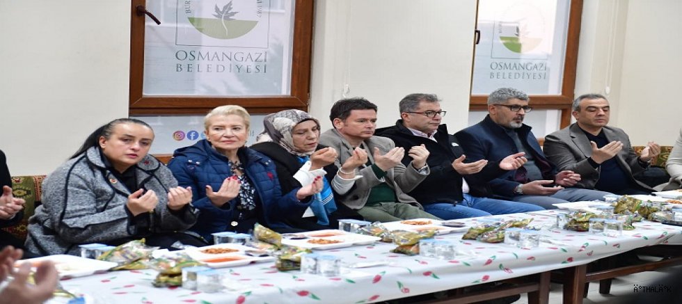 Osmangazi’de Ramazan Hem Sofralarda Hem Meydanlarda Yaşanıyor