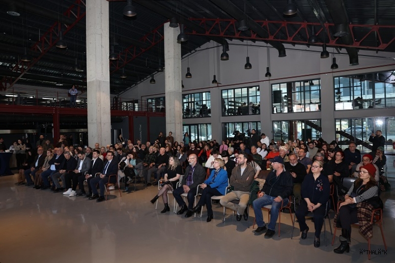 Rutkay Aziz Dünya Tiyatro Günü’nde Nilüferlilerle Buluştu