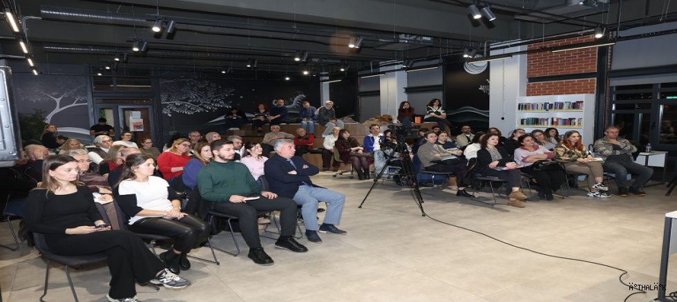 Seray Şahiner, Son Romanını Doğduğu Şehir Bursa’da Anlattı