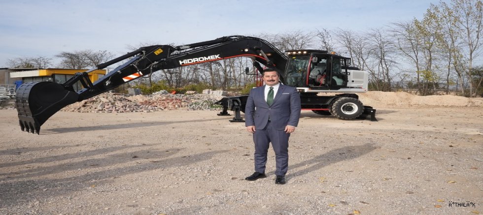 Yenişehir'de Okul Karşısındaki Metruk Bina Yıkıldı