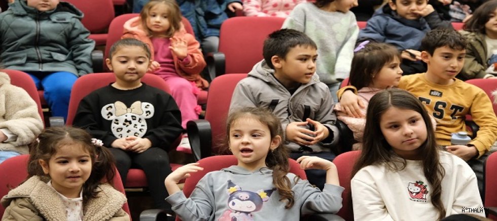 Yıldırımlı Çocuklara Ücretsiz Tiyatro