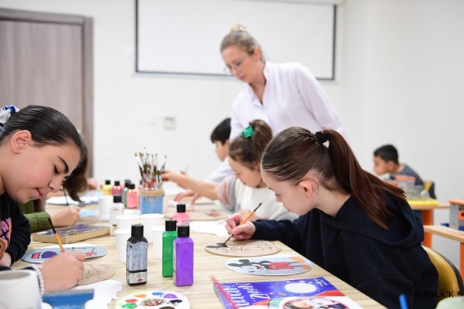 Osmangazi’de Çocuklar Kitaplardan İlham Alarak Üretiyor 