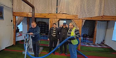 Balkanlardaki Camilerde Ramazan Temizliği