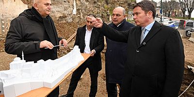 Başkan Aydın Hisar’da Tarihe Sahip Çıkıyor