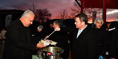 Başkan Erkan Aydın Panayır’da Vatandaşlarla Gönül Sofrasında Buluştu