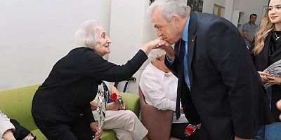 Başkan Şadi Özdemir’den Huzurevindeki Annelere Ziyaret