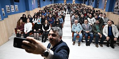 Başkan Yılmaz Mesaisine Öğrencilerle Başladı