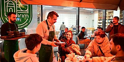 Başkan Yılmaz Önce Pişirdi Sonra İkram Etti