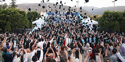 BTÜ’de Mezuniyet Sevinci ve 15. Yıl Gururu Bir Arada