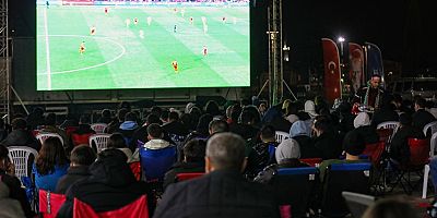 Bursa'da Dev Ekranda Milli Coşku