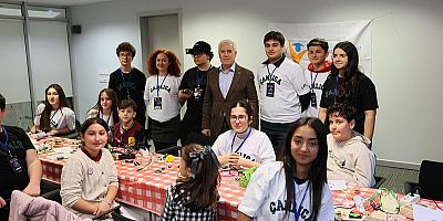 Bursa'da Gençler Bilimle Buluştu