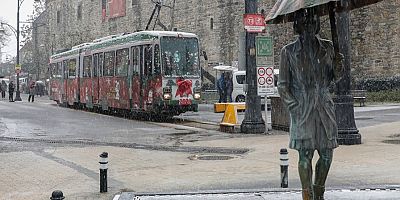 Bursa’da Yeni Yıl Coşkusu Nostaljik Tramvayla Yaşanıyor